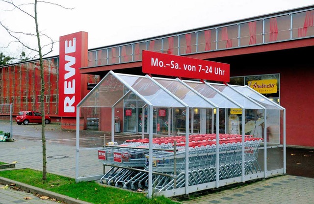 Einkaufen bis Mitternacht: Der Rewe-Markt an der Tiergartenstrae  | Foto: Wolfgang Knstle