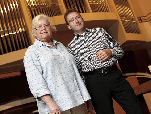 Sabine Lingner und Helge Wirth am Ort ...ens: In der Friedenskirche Altenheim.   | Foto: Christoph Breithaupt