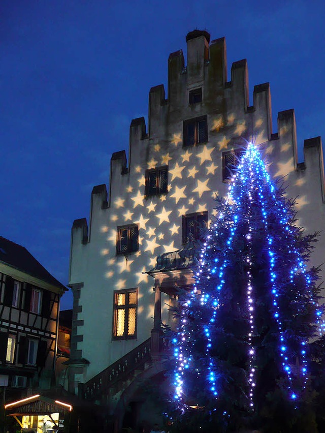Der Weihnachtsbaum vorm Caveau Sainte-Barbe   | Foto: Rolf Mller