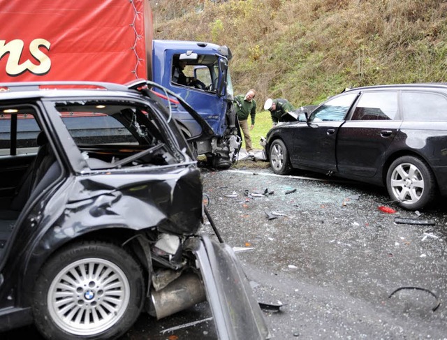 Die Unfallstelle auf der B 31.  | Foto: Patrick Seeger