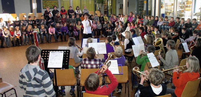 Knftig soll eine von der Trachtenkape... Orchesterblasinstrumente heranfhren.  | Foto: Eberhard GroSS