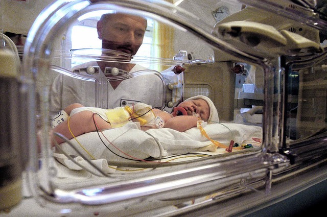 Je lnger ein Baby im Mutterleib bleib...perlichen oder seelischen Schdigung.   | Foto: schneider