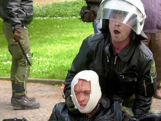 Immer fter werden Polizeibeamte im Einsatz verletzt.  | Foto: Verwendung nur in Deutschland, usage Germany only
