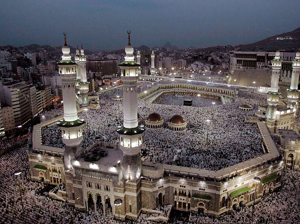 Die Al-Haram Sharif Moschee in Mekka. Im Innenhof steht die Kaaba.