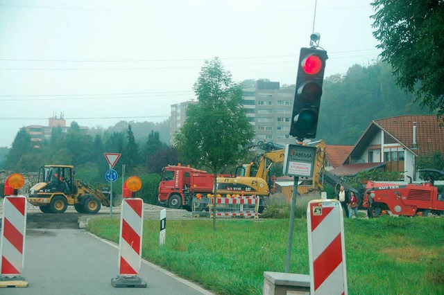 Die Ampel bleibt noch. Mindestens wohl bis Mitte Dezember.  | Foto: Ralf H. Dorweiler