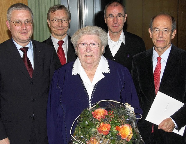 OB Dietz ehrte fr langjhrige Zugehr... Hagist (25) und Johannes Foege (20).   | Foto: Lauber