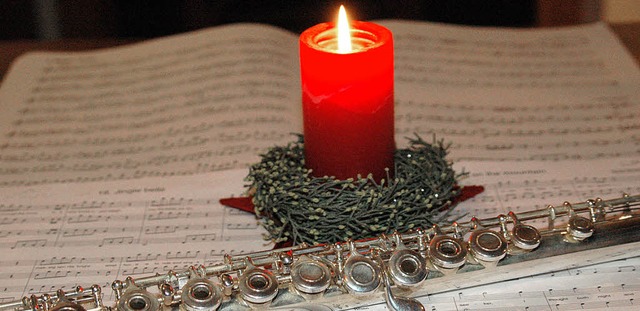 Musik und  Kerzenlicht sollen beim &#8...e fr weihnachtliche Stimmung sorgen.   | Foto: Hubert Bleyer
