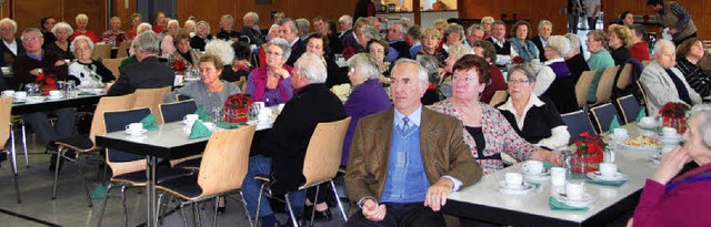 Mehr als 100 Besucherinnen und Besuche...rennachmittag  in die Binzener Halle.   | Foto: sedlak