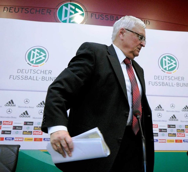 DFB-Prsident Theo Zwanziger will das ...beenden. Die Politik sieht das anders.  | Foto: ddp