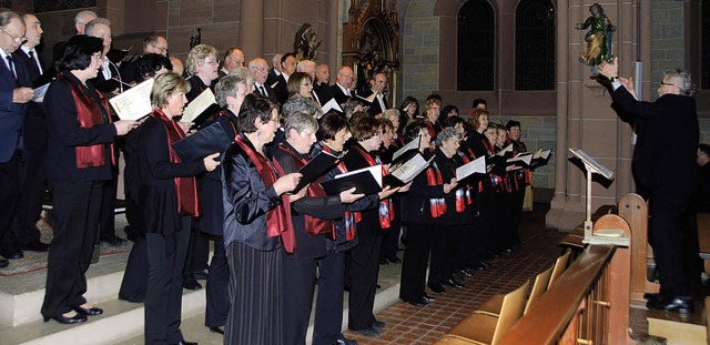 Die Kirchenchre Forchheim und Grning...m gemeinsamen Auftritt in der Kirche.   | Foto: Roland Vitt