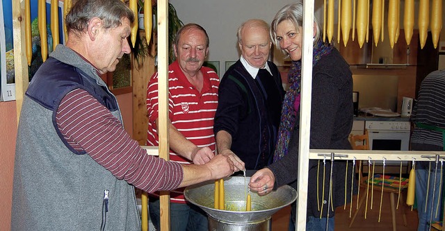 n der &#8222;Kreativwerkstatt&#8220; s... Weihnachtsmrkten verkauft werden.     | Foto: Hans-Dieter Folles