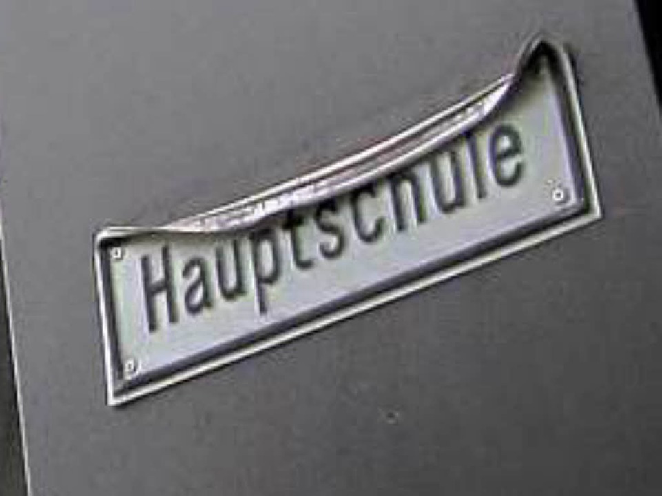 Demontage: Am Schild am Eingang zur En...t die gemeinsame Werkrealschule nicht.  | Foto: Martin Wendel