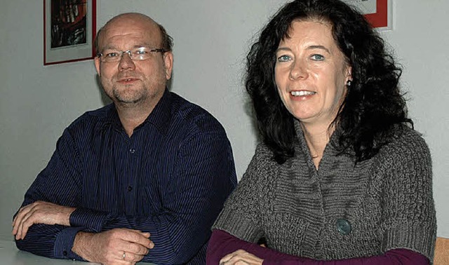 Jrg Breiholz (Diakonisches Werk) und Monika Schneckenburger (Caritas Verband)   | Foto: Wieschenkmper