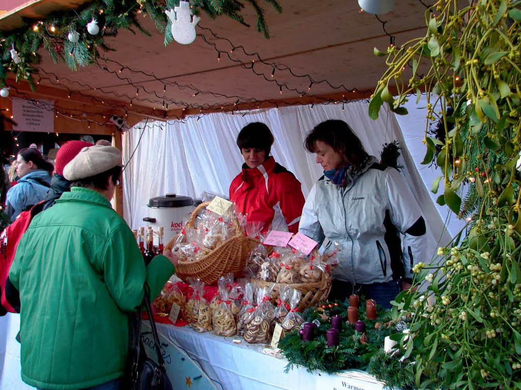 Zimtsterne, Hildabrtle, Spritzgebackenes, Lebkuchen ... Die Verlockung am Nikolausmarkt war riesig.