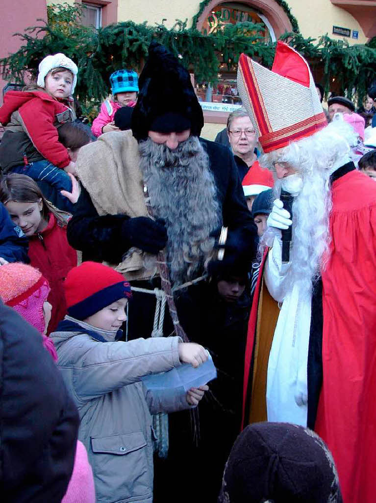 Ein Bild fr den Nikolaus hatte dieser kleine Besucher gemalt.