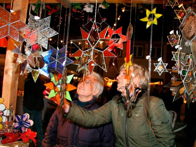 Beim Vogtsburger Weihnachtsmarkt durfte man nach den Sternen greifen.  | Foto: Herbert Trogus