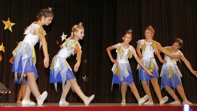 Als Sternschnuppen  traten diese Tnzerinnen beim Ballettabend  auf.   | Foto: Heidi  Fssel