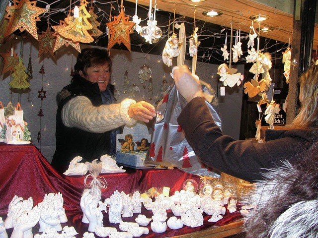 Der Weihnachtsmarkt in Neuenburg lockt...Dezember mit einer Flle an Angeboten.  | Foto: Ines Bode
