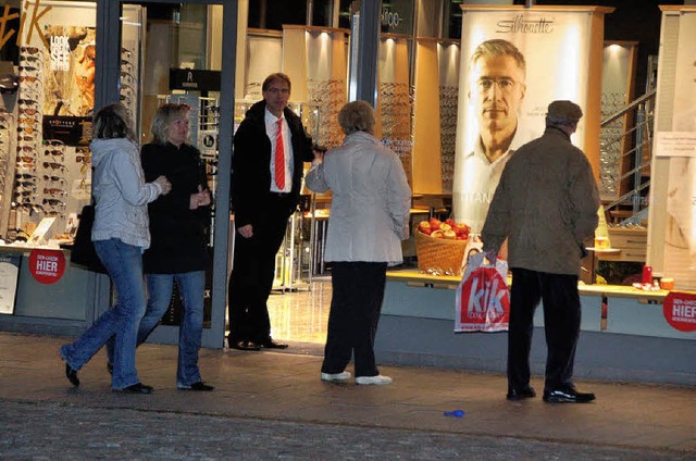 Wie lange sollen die Geschfte samstag...rage stellt sich im Advent besonders.   | Foto: Fillisch