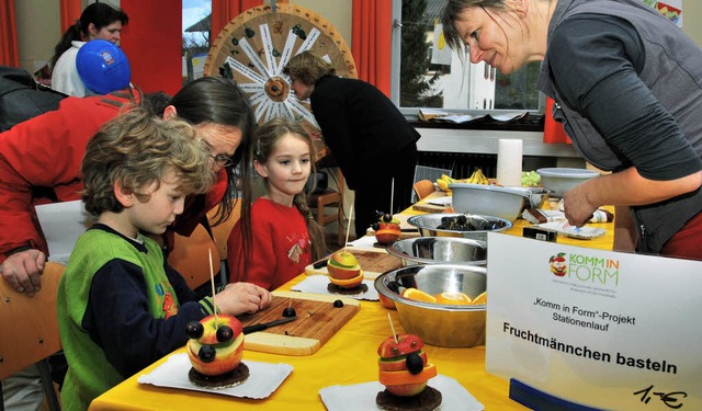 Mit dem Hochburger Familienfest ging d...Fruchtmnnchen   hergestellt  werden.   | Foto: dieter Erggelet