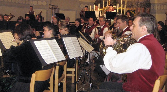 Um &quot;Liebe und Tod&quot; drehte si... Kirchenkonzert des Musikvereins Yach.  | Foto: Thomas Steimer