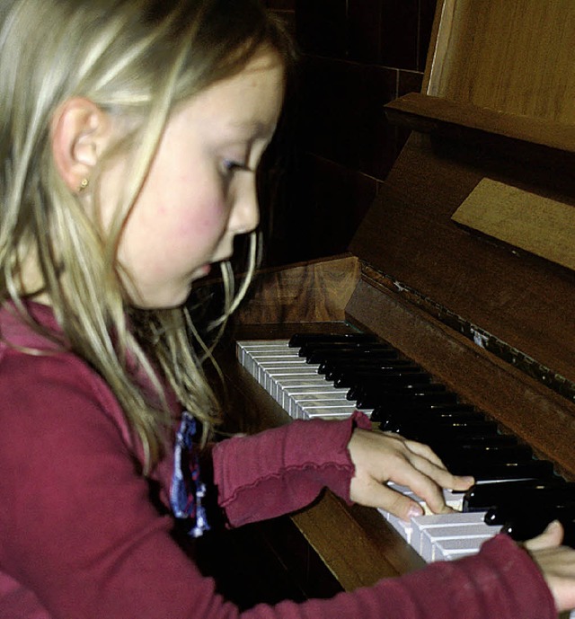 Lea Mutschler begeisterte die Zuhrer ...umsfeier mit ihrem Spiel  am Klavier.   | Foto: Probst