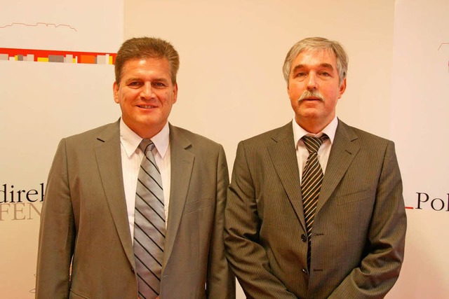 Kripo-Chef Roland Haug (rechts) fhrte Otmar Hertwig ins Amt ein. 