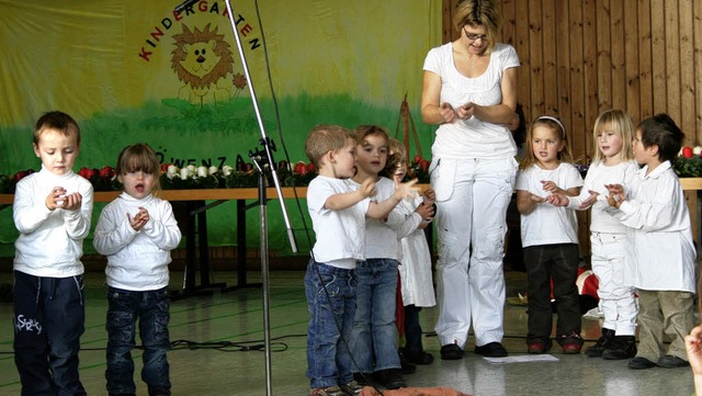 Frderverein KIndergarten Lwenzahn ba...basar allerlei vorweihnachtliche Dinge  | Foto: Maria-Luise Hoch