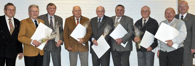 Den diamantenen Meisterbrief erhielten...dwerksmeister Martin Magnus (rechts).   | Foto: Mnch