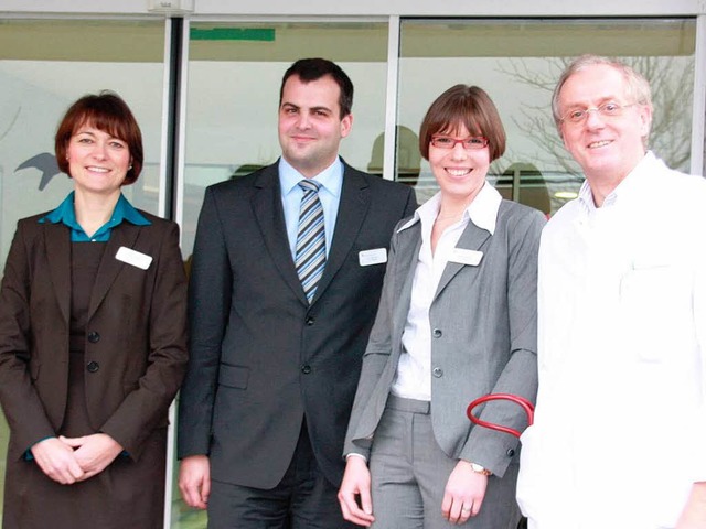 Andrea Heese (2. von rechts) lste Jan... Helios-Rosmann-Klinik in Breisach ab.  | Foto: Christine Aniol