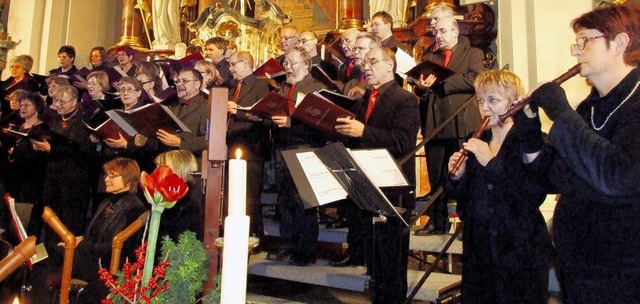 Mit einem Adventskonzert in der Tienge... Gesamtleitung hatte Rolf Mallmann.     | Foto: Freudig