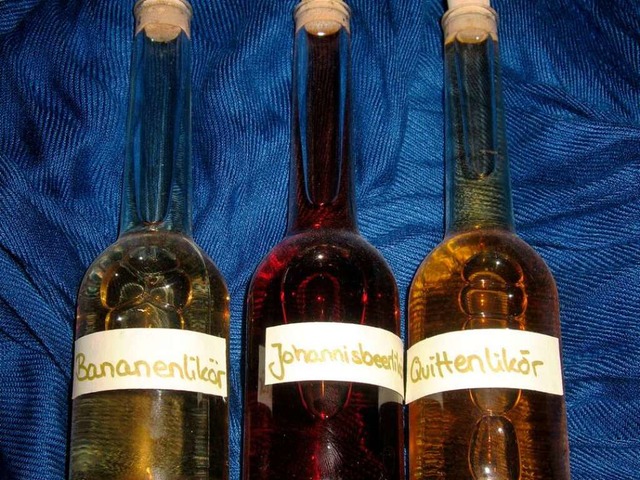 Fruchtlikre wirken hbsch in edlen Flaschen.  | Foto: Ines Sle