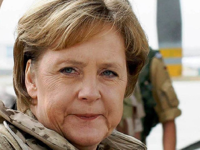 Angela Merkel &#8211; hier 2004 auf de...ufklrung des Luftangriffs auf Kundus.  | Foto: ddp