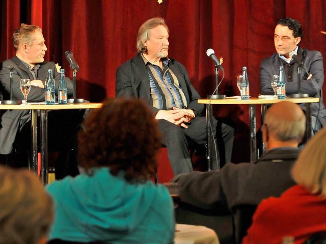 Christian Streich, Klaus Theweleit und...en im Freiburger Theater ber Fuball.  | Foto: Michael Bamberger