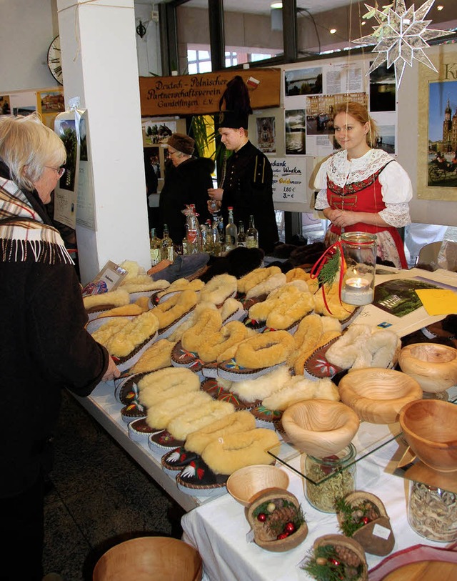 Gundelfingens Partnergemeinden (hier: ...Markt mit ihren heimischen Produkten.   | Foto: fk