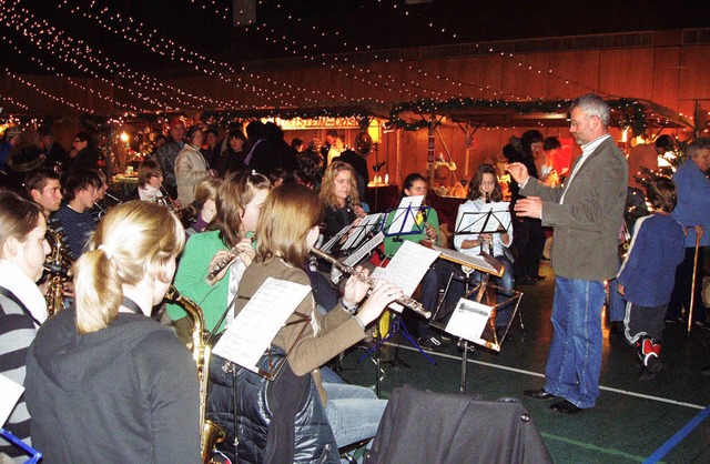 Beim Bonndorfer Weihnachtsmarkt ist au... tritt die Jugend der Stadtmusik auf.   | Foto: Archiv