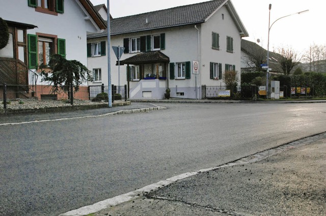 Der Brgersteig   an der  Kanderner St...nkt, es fehlt nur noch die Markierung.  | Foto: Silke Kohlmann