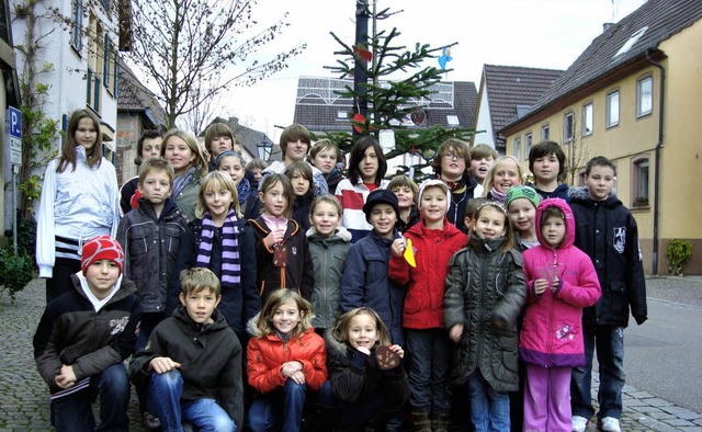 Geschmckte Bume in Kippenheim: Selbs...der Grund- und Hauptschule Kippenheim.  | Foto: Privat