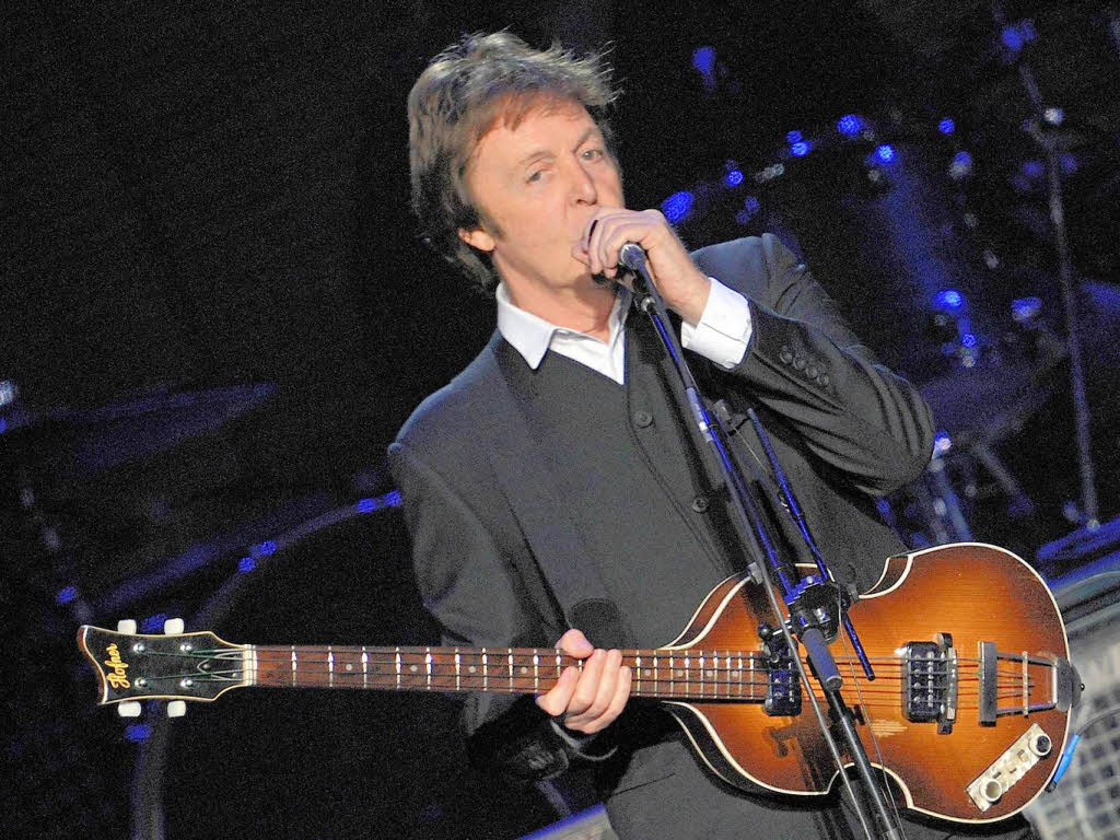 Paul McCartney live in Hamburg.