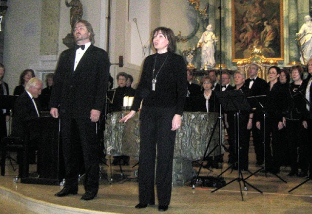 Ein beeindruckendes Duett sangen die C...n der Chorgemeinschaft Bad Krozingen.   | Foto: Anne Freyer