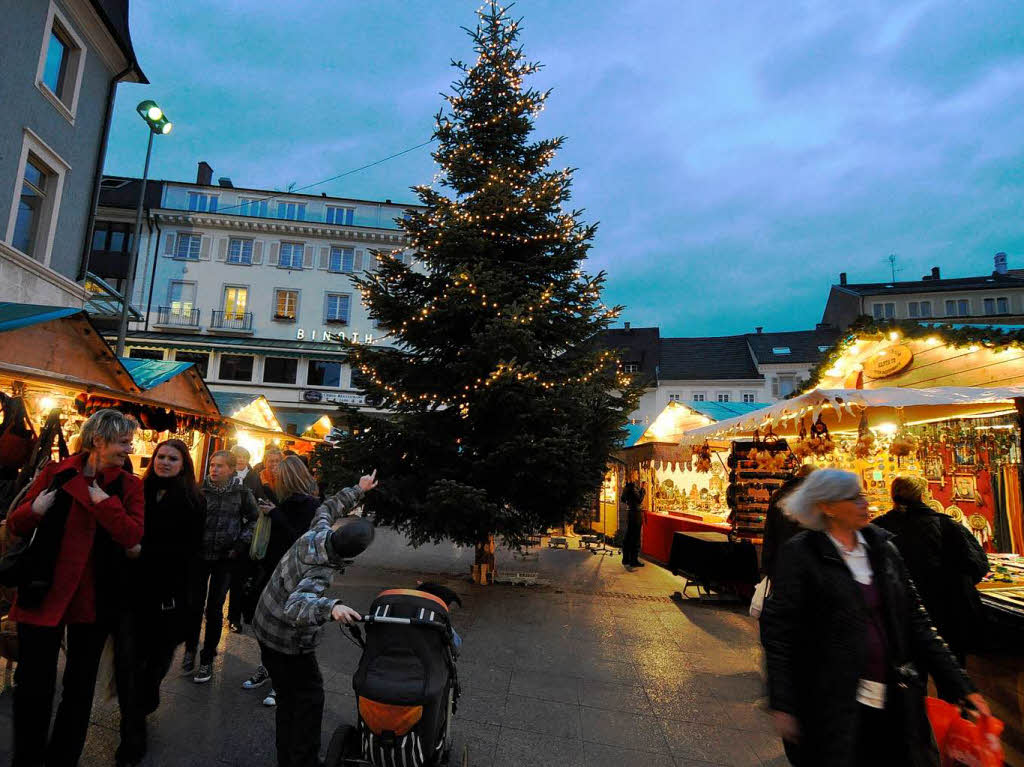 Impressionen vom Lrracher Weihnachtsmarkt