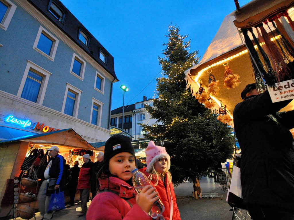 Impressionen vom Lrracher Weihnachtsmarkt