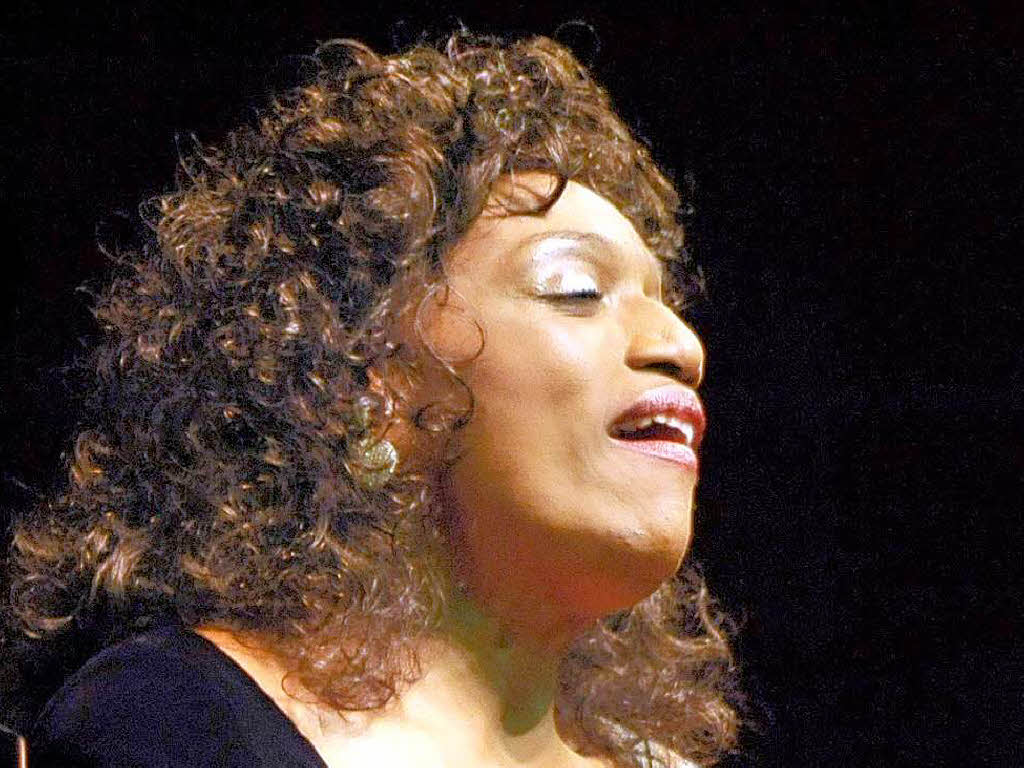 Jessye Norman sang im Konzerthaus Freiburg. Das war Opernstimme mit jazzigen Klngen.