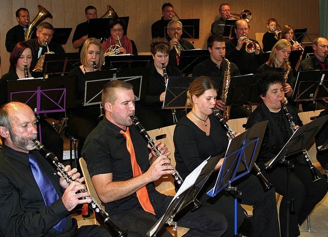 Unter der musikalischen Leitung von Na...in abwechslungsreiches Jahreskonzert.   | Foto: Karin Heiss