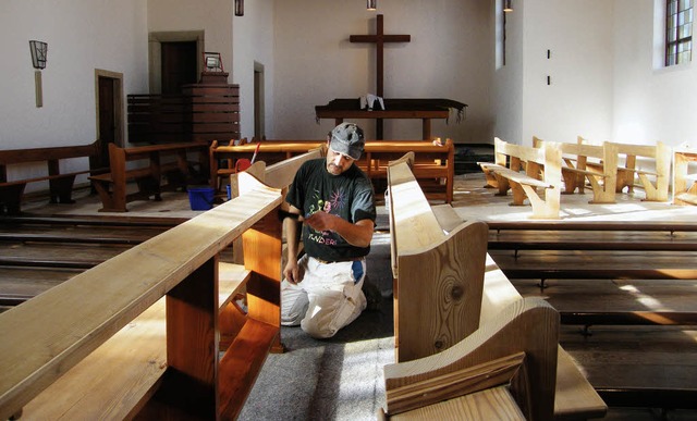 Eine der letzten Aktionen der Kirchenr...ste Gottesdienst gefeiert werden kann.  | Foto: Martha Weishaar