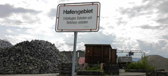 Der Rheinhafen mchte nach Norden erwe...Metall-Recyclingschrott   entstehen.    | Foto: herbert frey