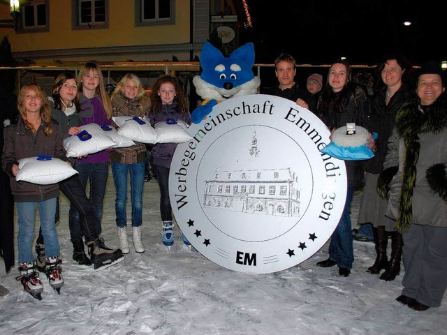 Initiative Einzelhandel, Fuchs und Eis...n stellen den &#8222;Taler&#8220; vor.  | Foto: Sylvia-Karina Jahn