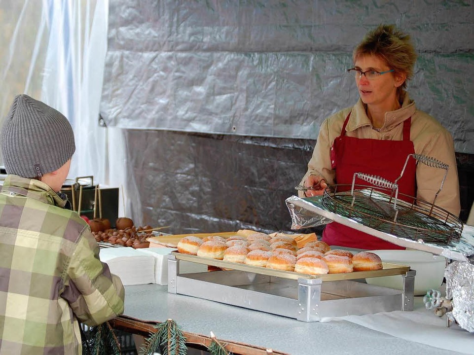 Hunger? Kein Problem: Von Sem bis Deftigem hielt der Markt etwas bereit.  | Foto: Edgar Steinfelder
