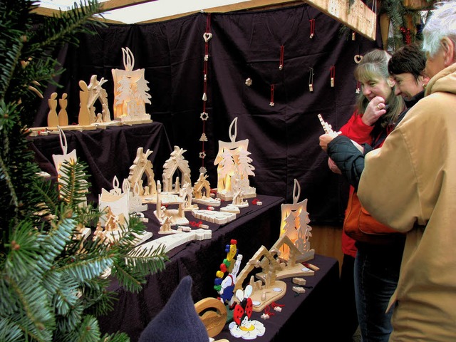 Da fllt die Wahl schwer: Gro war das...auf dem 22. Stegener Weihnachtsmarkt.   | Foto: Rombach