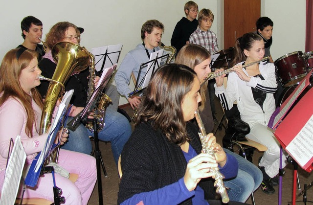 Das Jugendorchester  sorgte fr gute Unterhaltung.  | Foto: Roland Vitt